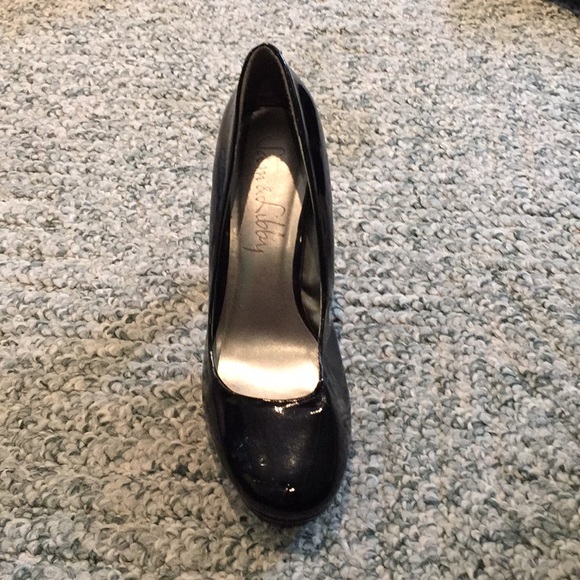 Black pump - Picture 2 of 2